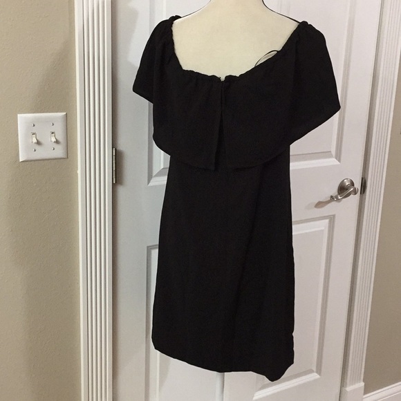 Black on or off shoulder ruffle - Picture 2 of 2